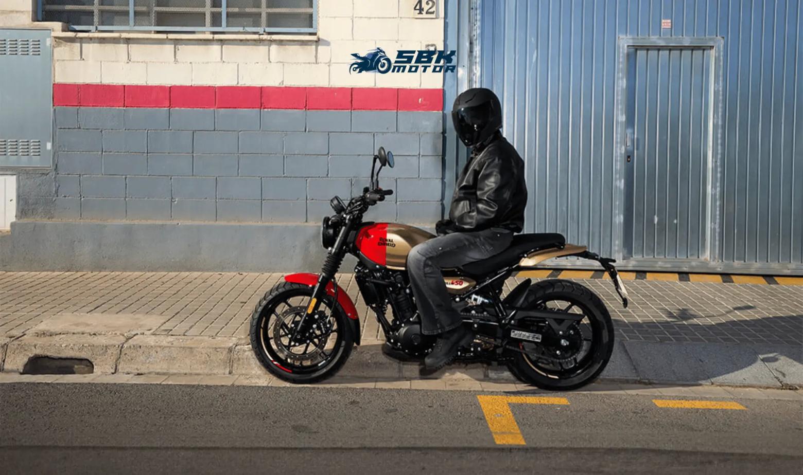 2024 Royal Enfield Guerrilla 450, un naked bike versatile e potente. Con le sue caratteristiche avanzate, il motore robusto e l'ergonomia pensata, è progettata per attrarre sia i motociclisti esperti che i principianti. Che si tratti di attraversare le strade cittadine o le autostrade aperte, la Guerrilla 450 è pronta ad affrontare ogni sfida.
