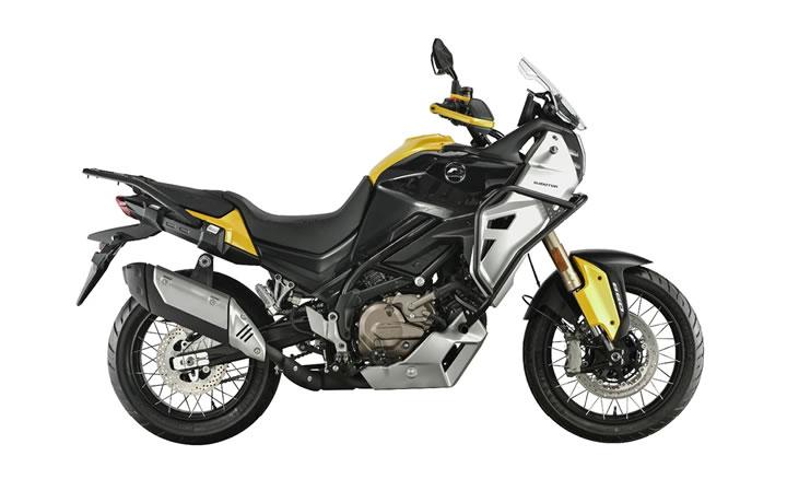 QJ MOTOR SVT 650 X Modello Motocicletta Caratteristiche: Coppia:65nm., Potenza:75hp, Peso:238, Velocità Massima:200, Capacità Serbatoio: 20.5, Consumo: 5, Numero Cilindri:2, Numero Valvole: 8