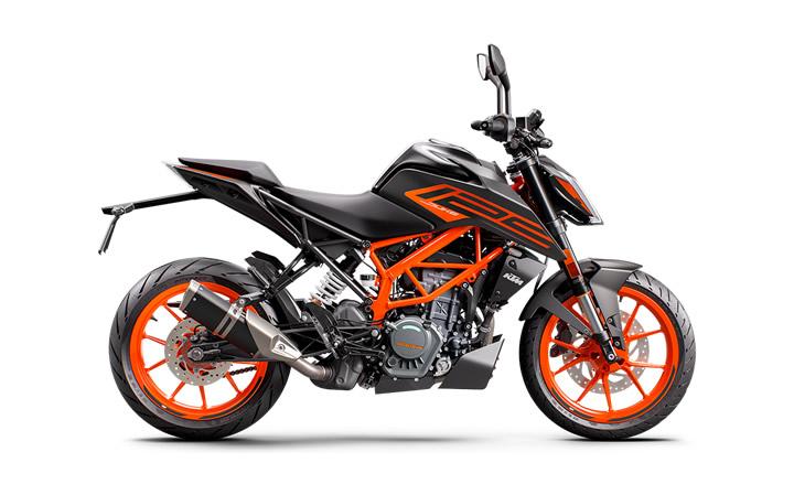 KTM 125 DUKE Modello di motocicletta Specifiche: Coppia:12nm., Potenza:15hp, Peso:139, Velocità massima:100, Capacità serbatoio: 13.4, Consumo carburante: 2.4, Numero cilindri:1, Numero valvole: 2