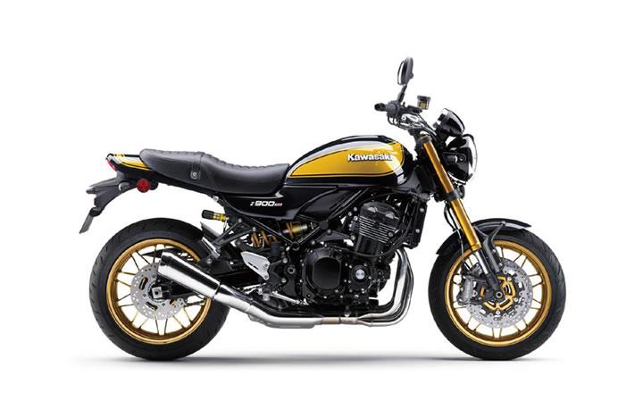 Kawasaki Z900RS SE Modello di motocicletta Specifiche: Coppia:98.5nm., Potenza:111hp, Peso:215, Velocità massima:240, Capacità serbatoio: 17, Consumo carburante: 7, Numero cilindri:4, Numero valvole: 16