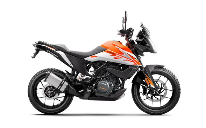 KTM 250 ADVENTURE Modello di motocicletta Specifiche: Coppia:24nm., Potenza:30hp, Peso:156, Velocità massima:145, Capacità serbatoio: 14.5, Consumo carburante: 3.1, Numero cilindri:1, Numero valvole: 4