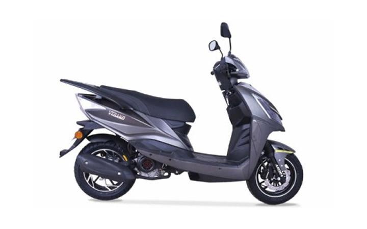 ARORA VERANO 50 Modello di motocicletta Specifiche: Coppia:3nm., Potenza:3.1hp, Peso:103, Velocità massima:55, Capacità serbatoio: 3.8, Consumo carburante: 3, Numero cilindri:1, Numero valvole: 2