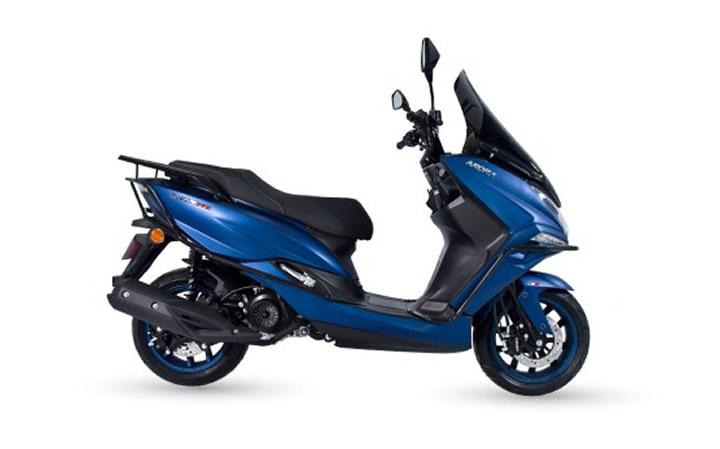 ARORA SAFARI PRO 125 Modello di motocicletta Specifiche: Coppia:9.8nm., Potenza:9.2hp, Peso:123, Velocità massima:95, Capacità serbatoio: 7, Consumo carburante: 3.5, Numero cilindri:1, Numero valvole: 2