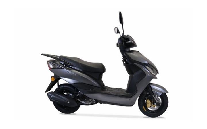 ARORA  FREEDOM 50 Modello di motocicletta Specifiche: Coppia:3.1nm., Potenza:3.1hp, Peso:89, Velocità massima:60, Capacità serbatoio: 5.5, Consumo carburante: 3.4, Numero cilindri:1, Numero valvole: 2