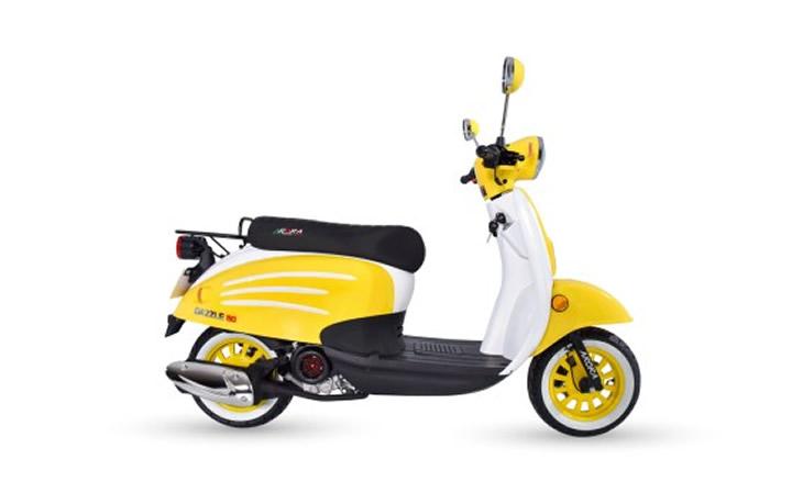 ARORA DAZZLE 50 Modello di motocicletta Specifiche: Coppia:3.1nm., Potenza:3.1hp, Peso:89, Velocità massima:45, Capacità serbatoio: 5.5, Consumo carburante: 3.1, Numero cilindri:1, Numero valvole: 2