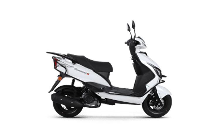 KUBA ROSEWOOD 50 Modello Motocicletta Caratteristiche: Coppia:3nm., Potenza:2.6hp, Peso:80, Velocità Massima:45, Capacità Serbatoio: 5, Consumo: 3.1, Numero Cilindri:1, Numero Valvole: 2