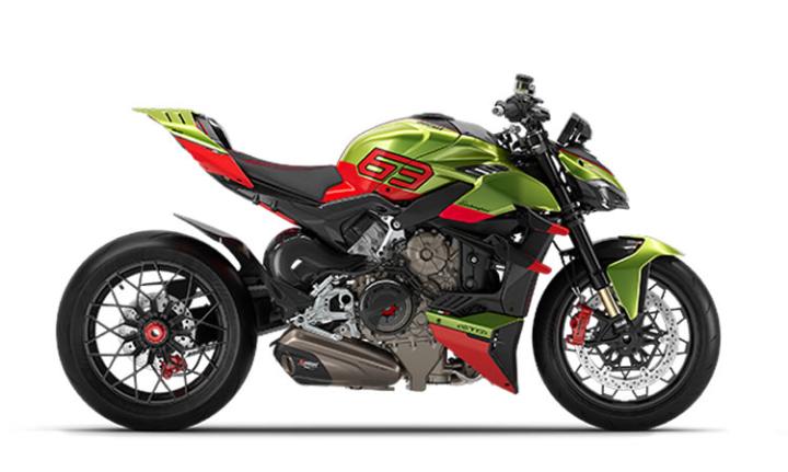 Ducati Street Fighter V4 Lamborghini Modello di motocicletta Specifiche: Coppia:123nm., Potenza:208hp, Peso:197.5, Velocità massima:320, Capacità serbatoio: 16.5, Consumo carburante: 7.6, Numero cilindri:4, Numero valvole: 16