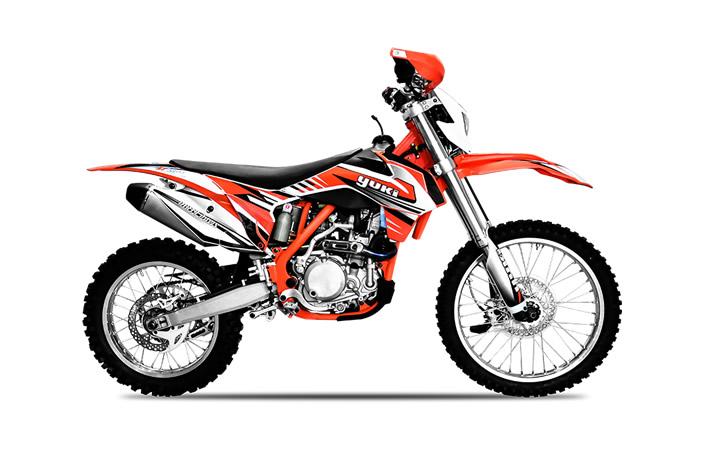 YUKI DIRTY PAWS 250 Modello di motocicletta Specifiche: Coppia:23nm., Potenza:25.4hp, Peso:112, Velocità massima:110, Capacità serbatoio: 6.7, Consumo carburante: 3, Numero cilindri:1, Numero valvole: 2