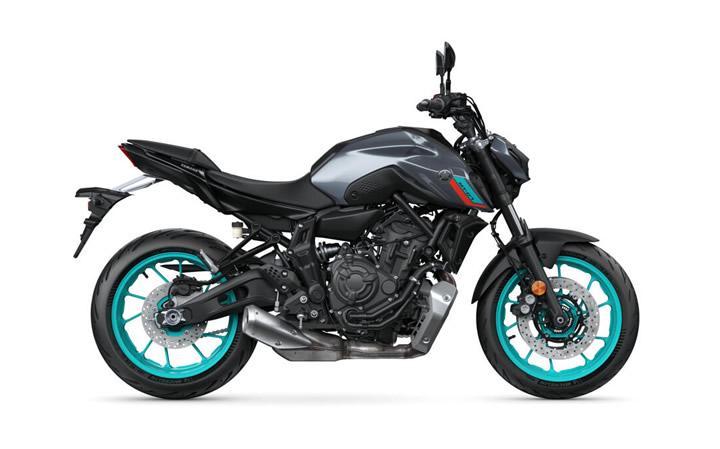 Yamaha MT-07 Pure Modello Motocicletta Caratteristiche: Coppia:67nm., Potenza:72.4hp, Peso:184, Velocità Massima:230, Capacità Serbatoio: 14, Consumo: 4.2, Numero Cilindri:2, Numero Valvole: 8