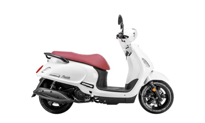 SYM FIDDLE IV 125 Modello di motocicletta Specifiche: Coppia:10.3nm., Potenza:10.3hp, Peso:121, Velocità massima:96, Capacità serbatoio: 6.2, Consumo carburante: 2.6, Numero cilindri:1, Numero valvole: 2