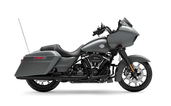 HARLEY DAVİDSON Road Glide Special Modello Motocicletta Caratteristiche: Coppia:158nm., Potenza:93hp, Peso:387, Velocità Massima:220, Capacità Serbatoio: 22.7, Consumo: 6.1, Numero Cilindri:4, Numero Valvole: 8