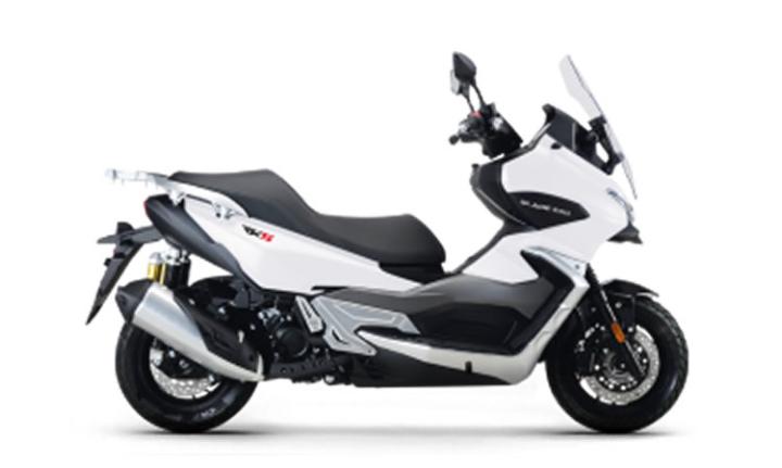 RKS BLADE 250 Modello Motocicletta Caratteristiche: Coppia:23.5nm., Potenza:23.1hp, Peso:170, Velocità Massima:133, Capacità Serbatoio: 17, Consumo: 4, Numero Cilindri:1, Numero Valvole: 4