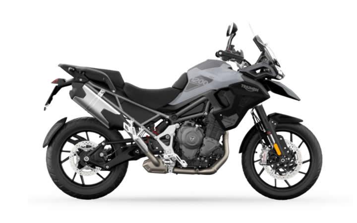 TRIUMPH Tiger 1200 GT Modello di motocicletta Specifiche: Coppia:130nm., Potenza:148hp, Peso:240, Velocità massima:250, Capacità serbatoio: 20, Consumo carburante: 5.1, Numero cilindri:3, Numero valvole: 12