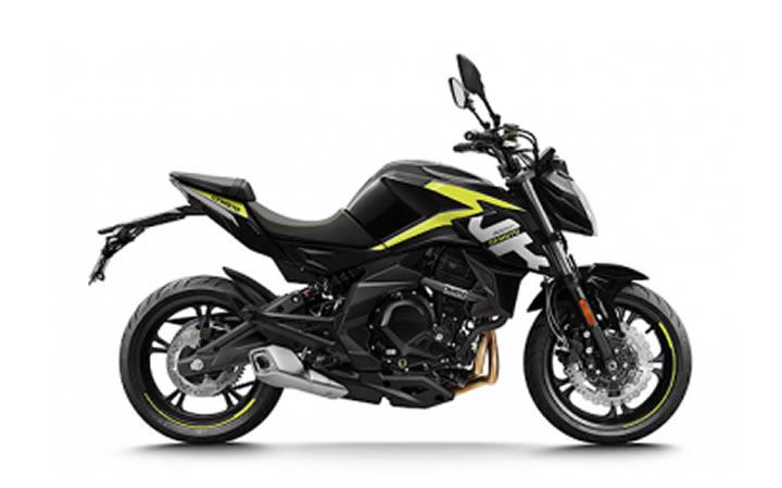 CF Moto 400NK Modello Motocicletta Caratteristiche: Coppia:35.4nm., Potenza:41hp, Peso:193, Velocità Massima:188, Capacità Serbatoio: 17, Consumo: 4.5, Numero Cilindri:2, Numero Valvole: 8