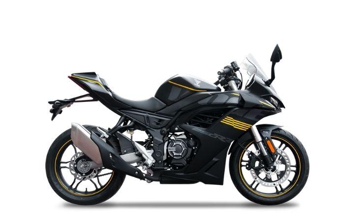 Voge 250RR Modello Motocicletta Caratteristiche: Coppia:23nm., Potenza:30hp, Peso:151, Velocità Massima:170, Capacità Serbatoio: 13, Consumo: 3.5, Numero Cilindri:1, Numero Valvole: 4