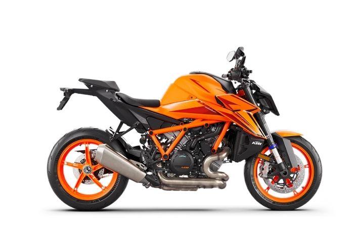 KTM 1390 SUPER DUKE R Caratteristiche del Modello Moto: Tork:145nm., Güç:190hp, Peso:211, Velocità Massima:285, Capacità del Serbatoio: 17.5, Consumo di Carburante: 5, Numero di Cilindri:2, Numero di Valvole: 8