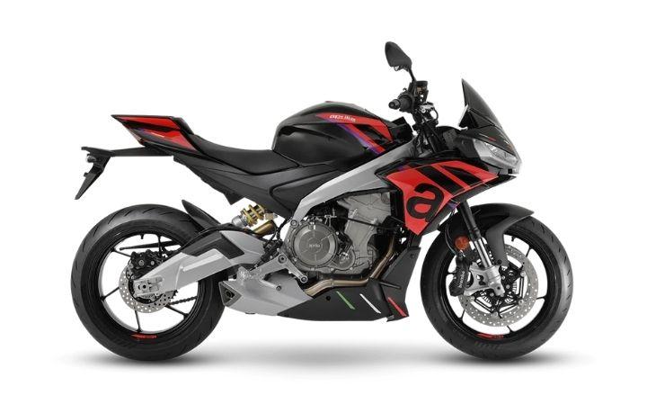Aprilia Tuono 660 Factory Modello Motocicletta Caratteristiche: Coppia:67nm., Potenza:100hp, Peso:181, Velocità Massima:230, Capacità Serbatoio: 15, Consumo: 5, Numero Cilindri:2, Numero Valvole: 8
