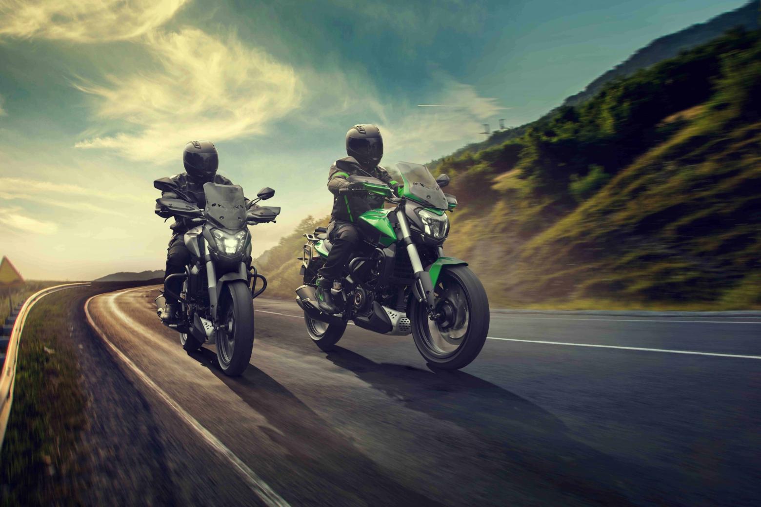 Bajaj Dominar D 400 Motosiklet Özellikleri : Bajaj Dominar D 400 40hp Güç, 35nm. Tork, 175km/h Top Speed, 400cc Motor Hacmi,  Fiyat : 232400TL Fiyat, , 192kg Ağırlık, Ön ve Arka ABS (Bybre Fren Kaliperleri) Fren, Ön - Arka(110/70-17 / 150/60-17)