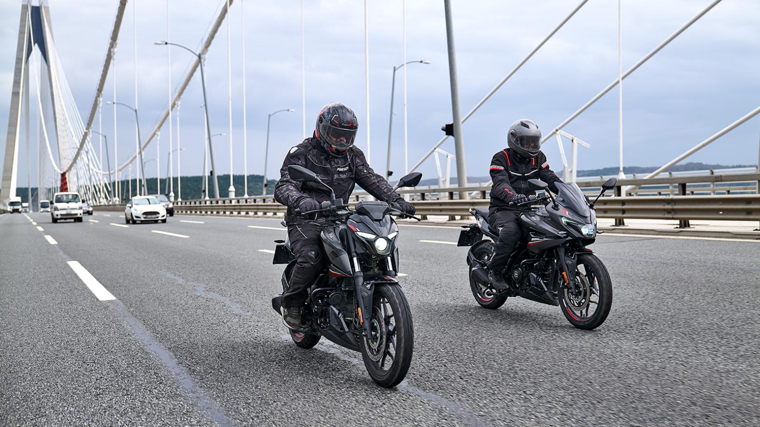 Bajaj Pulsar N 250 Motosiklet Özellikleri : Bajaj Pulsar N 250 22.5hp Güç, 21.5nm. Tork, 143km/h Top Speed, 250cc Motor Hacmi,  Fiyat : 155764TL Fiyat, , 164kg Ağırlık, Ön ve Arka ABS (Grimeca Kaliperler) Fren, Ön - Arka(100/80-17 52P -  130/70-17 62P)