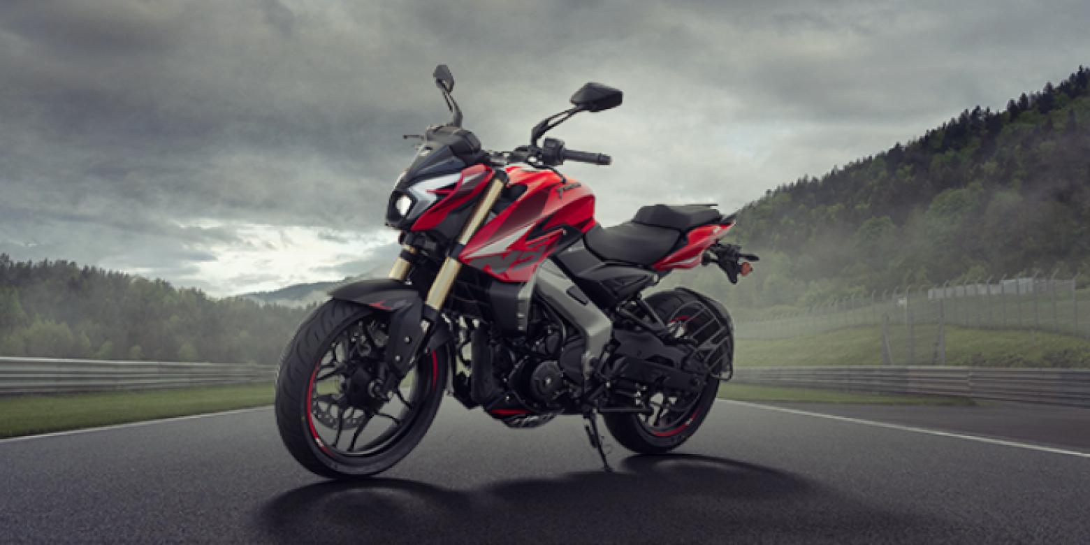 Bajaj Pulsar NS400 Z Motosiklet Özellikleri : Bajaj Pulsar NS400 Z 40hp Güç, 35nm. Tork, 165km/h Top Speed, 400cc Motor Hacmi,  Fiyat : 210000TL Fiyat, , 176kg Ağırlık, Ön Disk Arka Disk ABS Fren, Ön : 110/70 R17 Arka : 140/70 R17