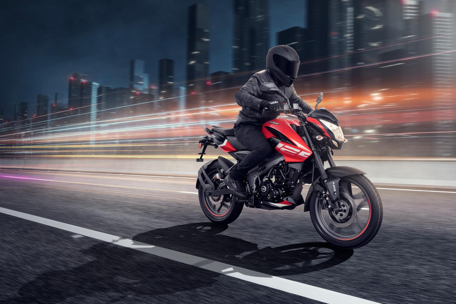 Bajaj Pulsar NS 125 Motosiklet Özellikleri : Bajaj Pulsar NS 125 12.7hp Güç, 11nm. Tork, 105km/h Top Speed, 125cc Motor Hacmi,  Fiyat : 117650TL Fiyat, , 148kg Ağırlık, Ön Arka Disk Abs  Fren, Ön - Arka(100/80-17 / 130/70-17)