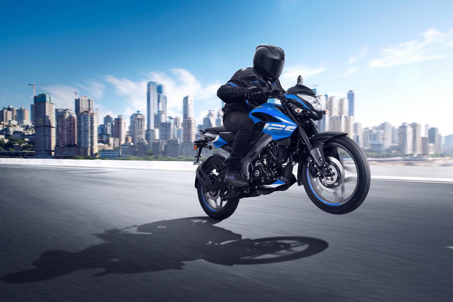 Bajaj Pulsar NS 125 Motosiklet Özellikleri : Bajaj Pulsar NS 125 12.7hp Güç, 11nm. Tork, 105km/h Top Speed, 125cc Motor Hacmi,  Fiyat : 117650TL Fiyat, , 148kg Ağırlık, Ön Arka Disk Abs  Fren, Ön - Arka(100/80-17 / 130/70-17)