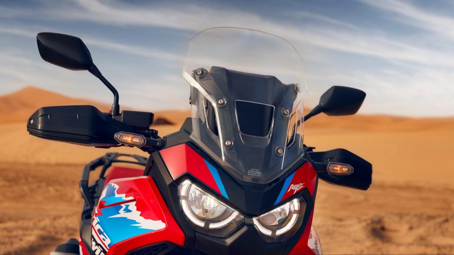 Honda Africa Twin 1084 Motosiklet Özellikleri : Honda Africa Twin 1084 102hp Güç, 105nm. Tork, 215km/h Top Speed, 1000cc Üstü,  Fiyat : 735750TL Fiyat, , 226kg Ağırlık, Ön / Arka (256 mm x 3,5 mm çift pistonlu kaliper / 220 mm x 4.5mm tek pistonlu kaliper) 2 Kanallı ABS Fren, Ön - Arka(90/90-21M/C 54H / 150/70R18M/C 70H)