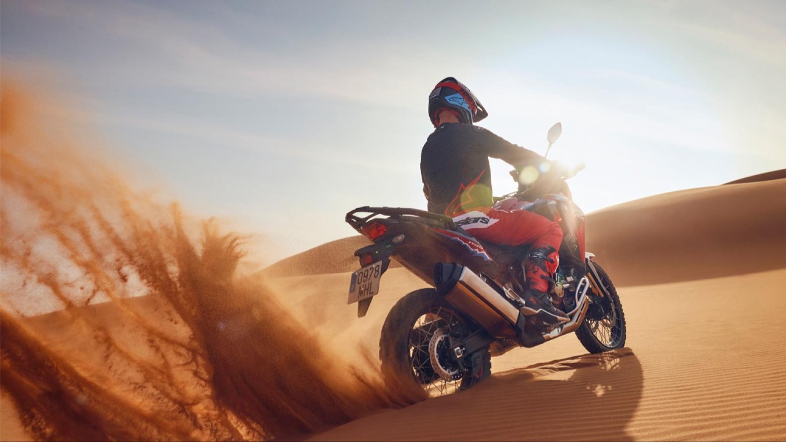 Honda Africa Twin 1084 Motosiklet Özellikleri : Honda Africa Twin 1084 102hp Güç, 105nm. Tork, 215km/h Top Speed, 1000cc Üstü,  Fiyat : 735750TL Fiyat, , 226kg Ağırlık, Ön / Arka (256 mm x 3,5 mm çift pistonlu kaliper / 220 mm x 4.5mm tek pistonlu kaliper) 2 Kanallı ABS Fren, Ön - Arka(90/90-21M/C 54H / 150/70R18M/C 70H)