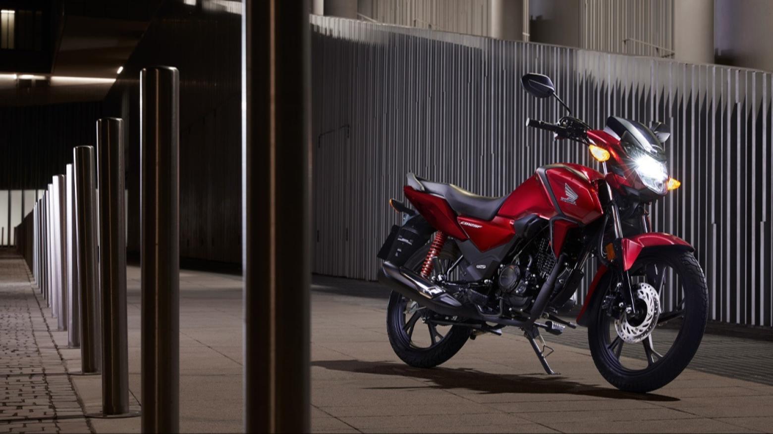 Honda CBR 125 Motosiklet Özellikleri : Honda CBR 125 13.3hp Güç, 10.4nm. Tork, 125km/h Top Speed, 125cc Motor Hacmi,  Fiyat : 116000TL Fiyat, , 137kg Ağırlık, ÖN DİSK,ARKA DİSK Fren, ÖN 100/80-17, ARKA 130/70-17