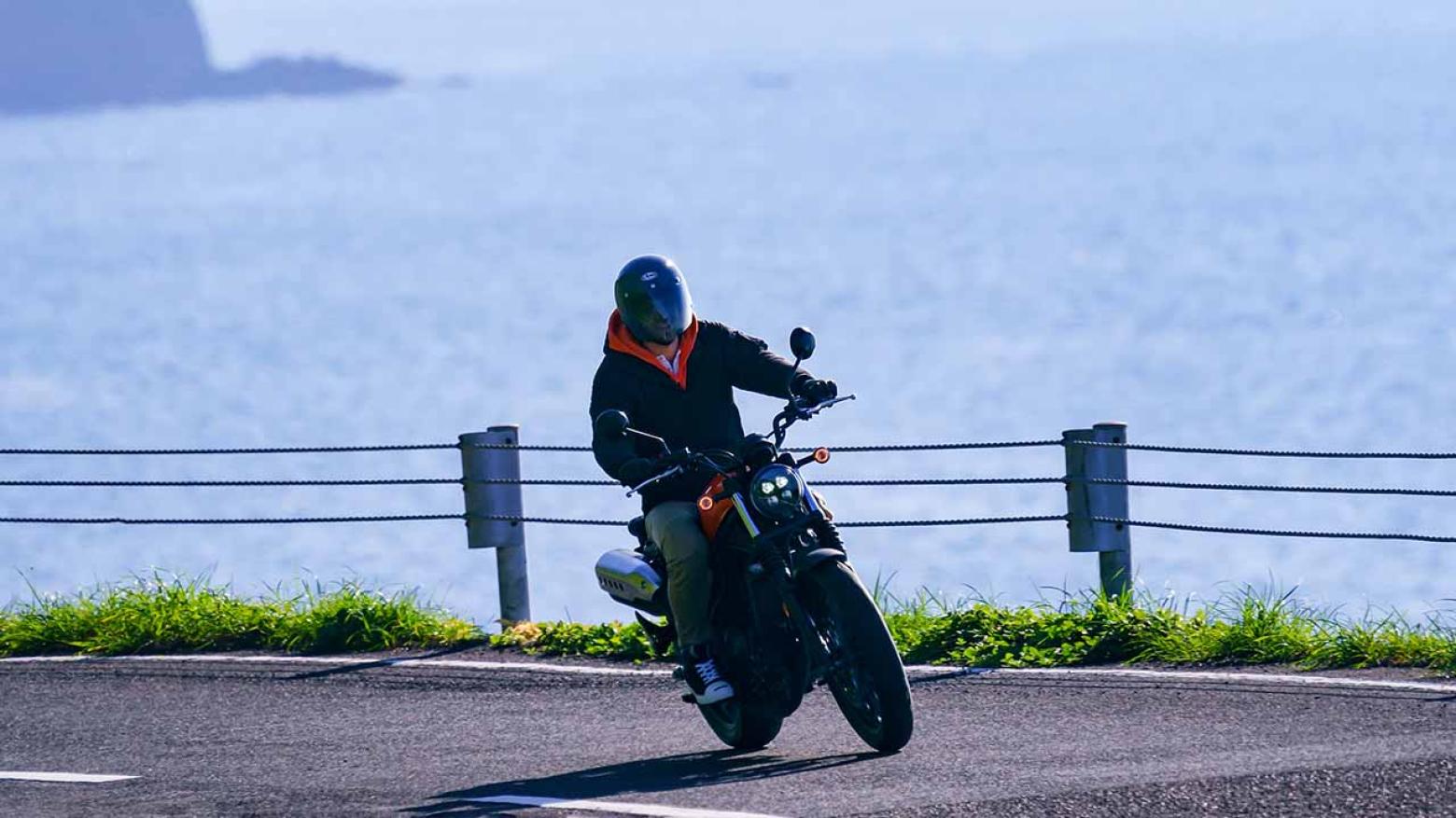 Honda CL250 Motosiklet Özellikleri : Honda CL250 24.2hp Güç, 23.1nm. Tork, 140km/h Top Speed, 250cc Motor Hacmi,  Fiyat : 242000TL Fiyat, , 172kg Ağırlık, Ön Arka Disk ABS Fren, Ön - Arka(110/80R19M/C 59H / 150/70R17M/C 69H)