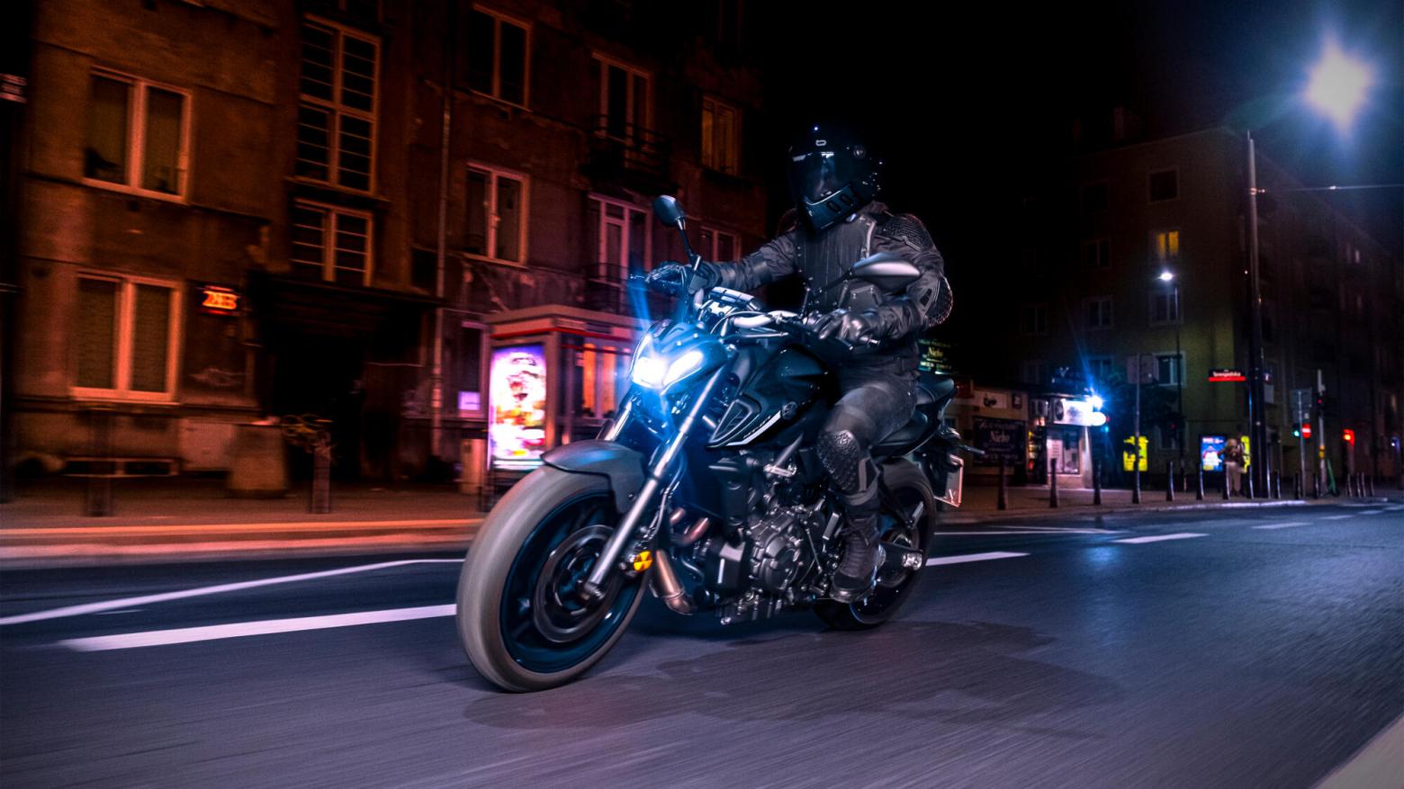 Yamaha MT-07 Pure Motosiklet Özellikleri : Yamaha MT-07 Pure 72.4hp Güç, 67nm. Tork, 230km/h Top Speed, 700cc Motor Hacmi,  Fiyat : 372000TL Fiyat, , 184kg Ağırlık, Ön fren: Hidrolik ikili disk, Ø 298 mm Arka fren: Hidrolik tek disk, Ø245 mm Fren, 120/70 ZR 17M/C(58W) (Tubeless), 180/55 ZR 17M/C(73W) (Tubeless)