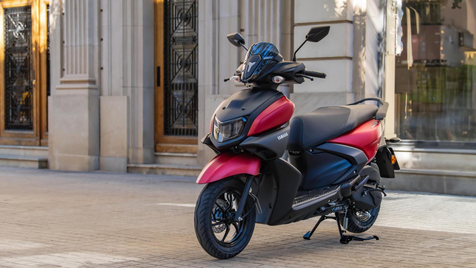 Yamaha RAYZR 125 Motosiklet Özellikleri : Yamaha RAYZR 125 8hp Güç, 9.7nm. Tork, 90km/h Top Speed, 125cc Motor Hacmi,  Fiyat : 99000TL Fiyat, , 99kg Ağırlık, Ön : Hidrolik tek disk Fren Arka :Kampana Fren, Ön : 90/90-12 Arka : 110/90-10 Tubeless