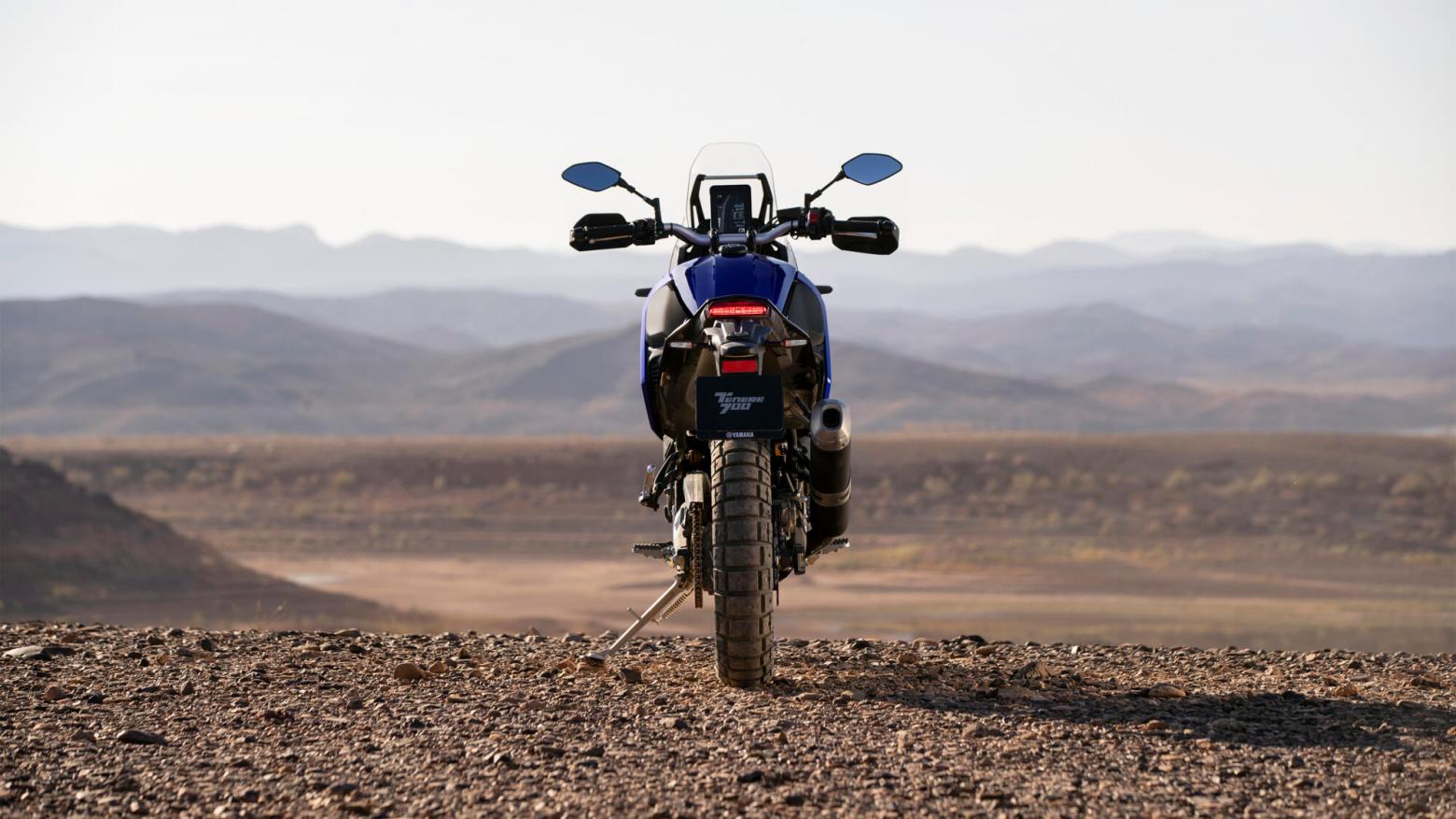 Yamaha Tenere 700 Motosiklet Özellikleri : Yamaha Tenere 700 72.4hp Güç, 68nm. Tork, 210km/h Top Speed, 700cc Motor Hacmi,  Fiyat : 548500TL Fiyat, , 205kg Ağırlık, Hidrolik çift disk, Ø 282 mm, Hidrolik tek disk, Ø 245 mm Fren, 90/90 - 21 M/C 54V, 150/70 R 18 M/C 70V