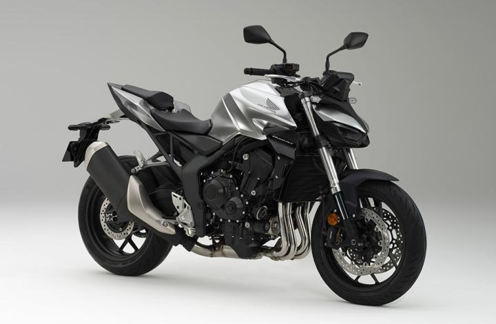 Motoru saran, Pro ile uyumlu, hem sıkıştırma hem de geri tepme için ayarlanabilen Showa 41 mm Ayrı Fonksiyonlu Çatal Büyük Piston (SFF-BP) süspansiyonu aracılığıyla dinamik viraj alma performansı ve stabilitenin benzersiz bir karışımını sunan tamamen yeni çelik ikiz direkli çerçevedir. -bağlantılı arka Showa şoku. Stil saf ve agresif. Süper kompakt çift LED projektör farların delici bakışlarıyla yönlendirilen, kanatları öne doğru katlanmış Hornet imzalı yakıt deposu, önde geniş omuzlu, ancak arkaya doğru radikal bir şekilde inceliyor ve geleneksel dar tasarımın altını çizen minimal koltuk ünitesiyle yansıtılıyor. belli Hornet görünümü. Yeni çerçeve aynı zamanda bir tasarım özelliği olarak da kullanılıyor ancak boru şeklindeki kafes tarzı arka alt çerçeve gibi zarif bir şekilde karartılıyor. Motoru saran, Pro ile uyumlu, hem sıkıştırma hem de geri tepme için ayarlanabilen Showa 41 mm Ayrı Fonksiyonlu Çatal Büyük Piston (SFF-BP) süspansiyonu aracılığıyla dinamik viraj alma performansı ve stabilitenin benzersiz bir karışımını sunan tamamen yeni çelik ikiz direkli çerçevedir. -bağlantılı arka Showa şoku. Stil saf ve agresif. Süper kompakt çift LED projektör farların delici bakışlarıyla yönlendirilen, kanatları öne doğru katlanmış Hornet imzalı yakıt deposu, önde geniş omuzlu, ancak arkaya doğru radikal bir şekilde inceliyor ve geleneksel dar tasarımın altını çizen minimal koltuk ünitesiyle yansıtılıyor. belli Hornet görünümü. Yeni çerçeve aynı zamanda bir tasarım özelliği olarak da kullanılıyor ancak boru şeklindeki kafes tarzı arka alt çerçeve gibi zarif bir şekilde karartılıyor.